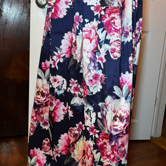 Floral Midi Skirt with Pink and Navy Design - Picture 5 of 12